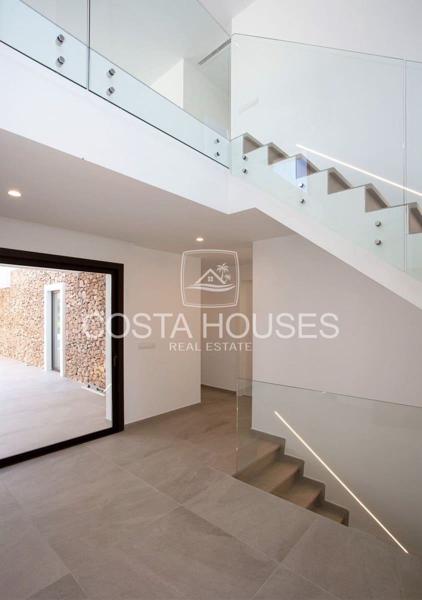 5 bedroom Villa for sale in Moraira with pool garage - € 1,750,000 (Ref: 8863955)