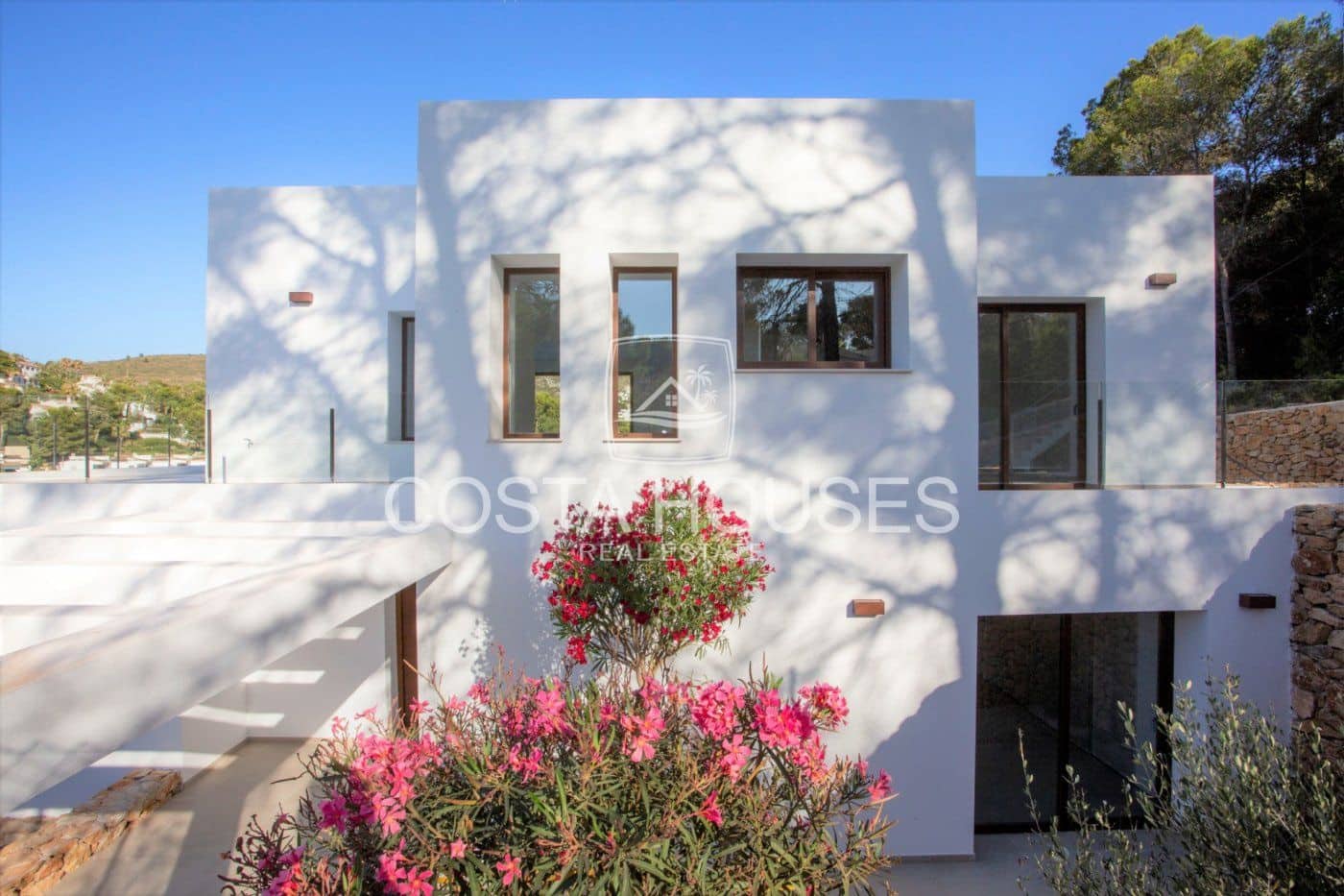 5 bedroom Villa for sale in Moraira with pool garage - € 1,750,000 (Ref: 8863955)