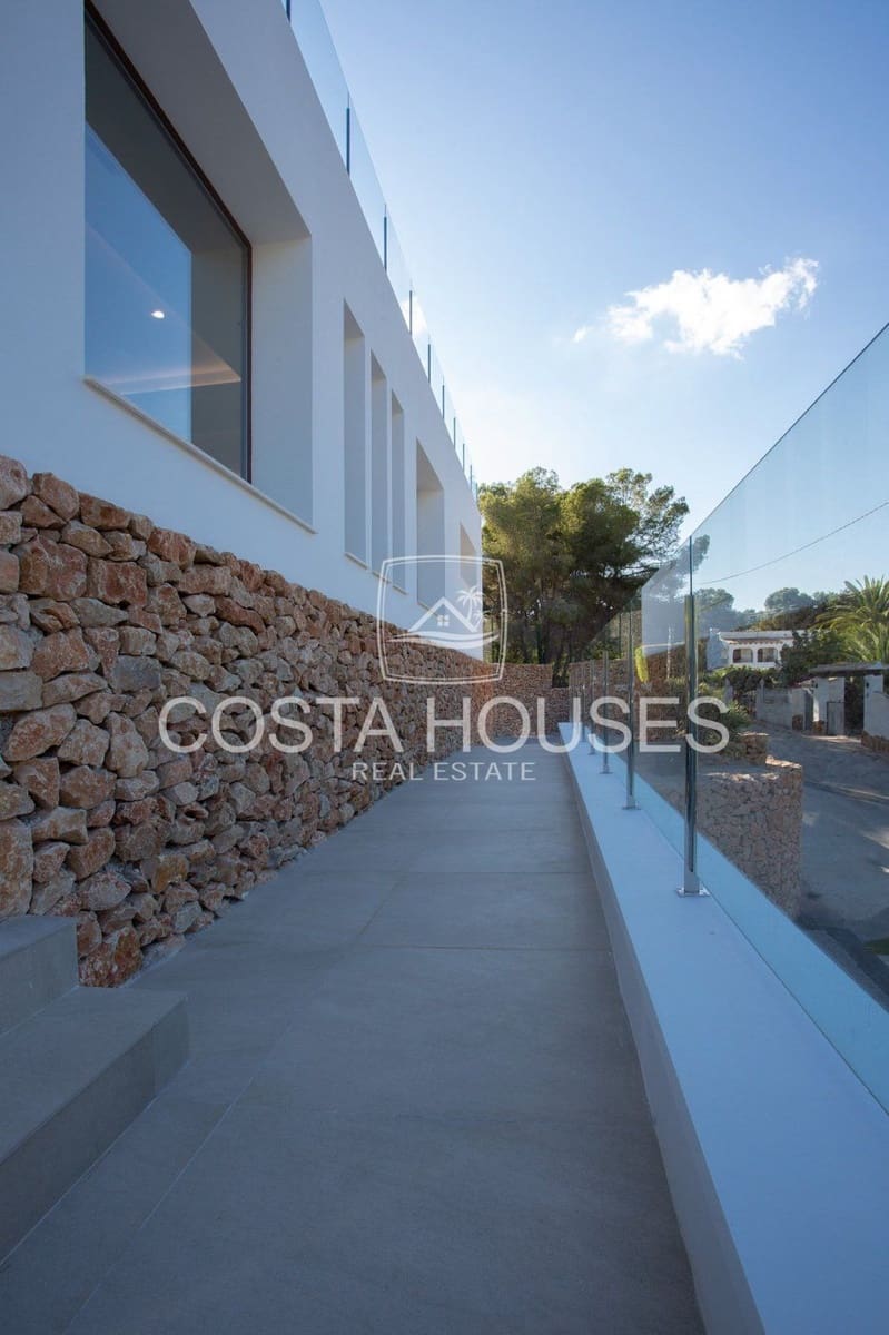 5 bedroom Villa for sale in Moraira with pool garage - € 1,750,000 (Ref: 8863955)