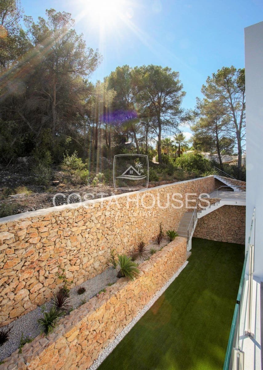 5 bedroom Villa for sale in Moraira with pool garage - € 1,750,000 (Ref: 8863955)