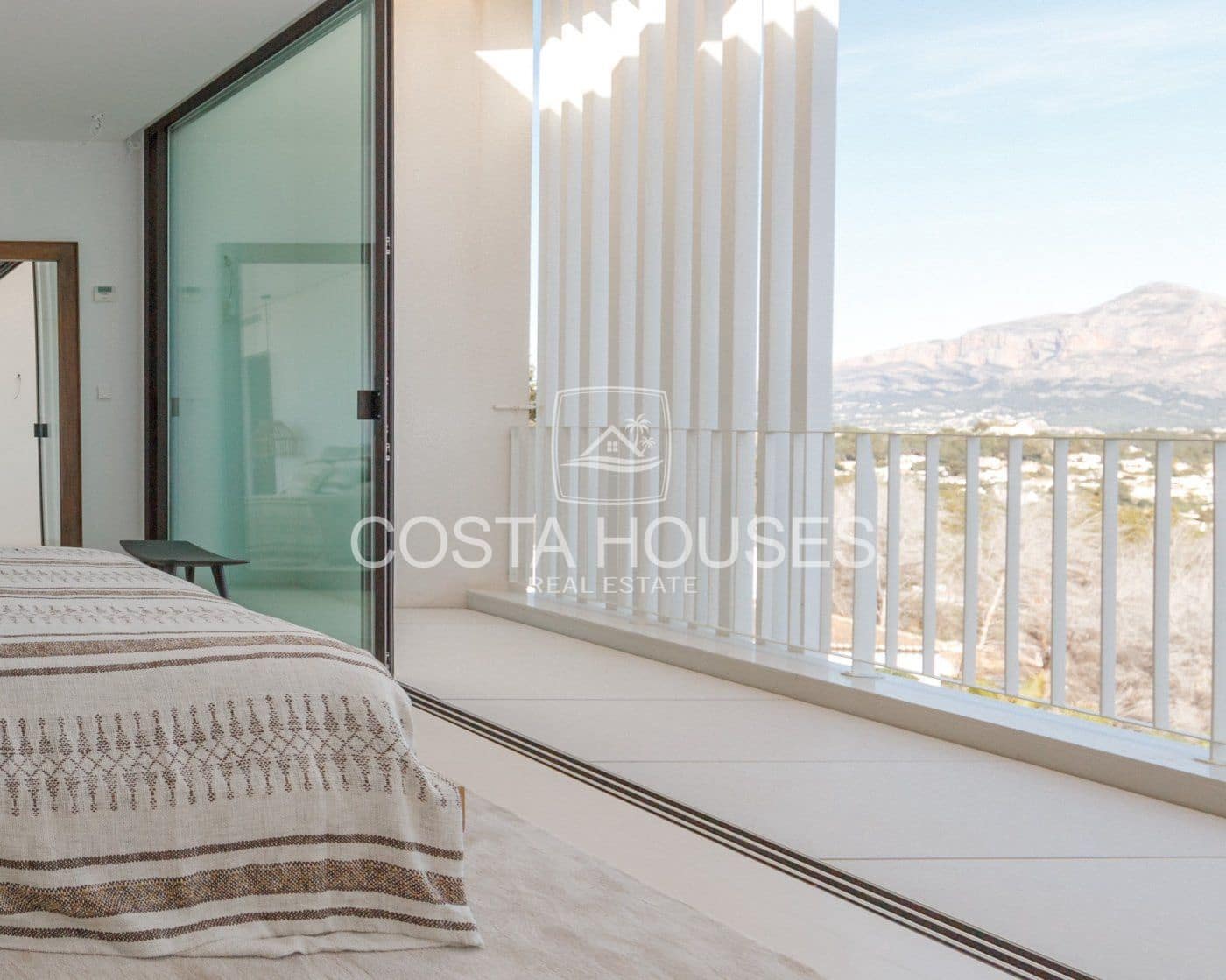 4 bedroom Villa for sale in Javea / Xabia with pool - € 1,750,000 (Ref: 8863956)