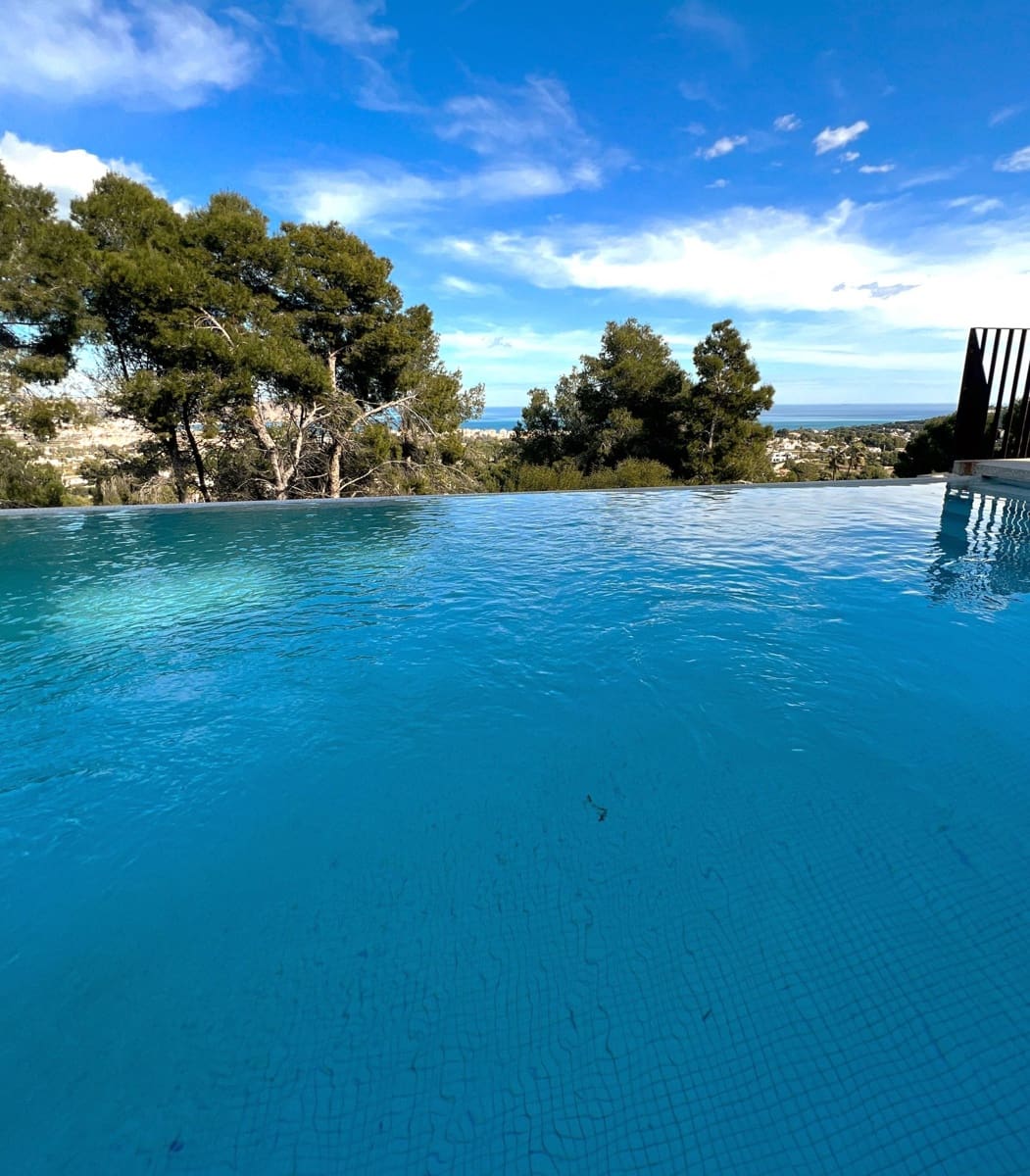 4 bedroom Villa for sale in Javea / Xabia with pool - € 1,750,000 (Ref: 8863956)