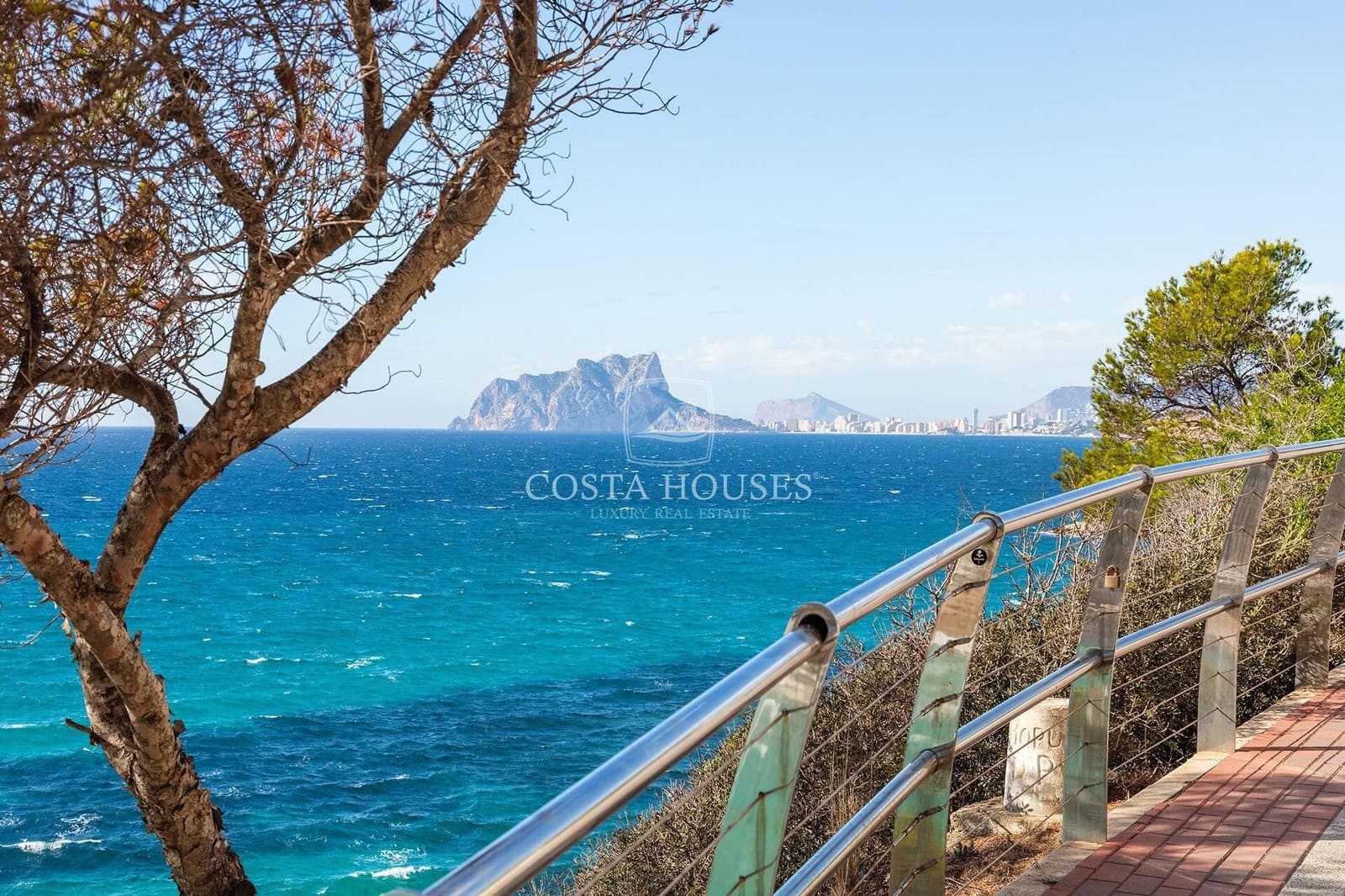 4 bedroom Villa for sale in Moraira with pool - € 1,790,000 (Ref: 8863961)