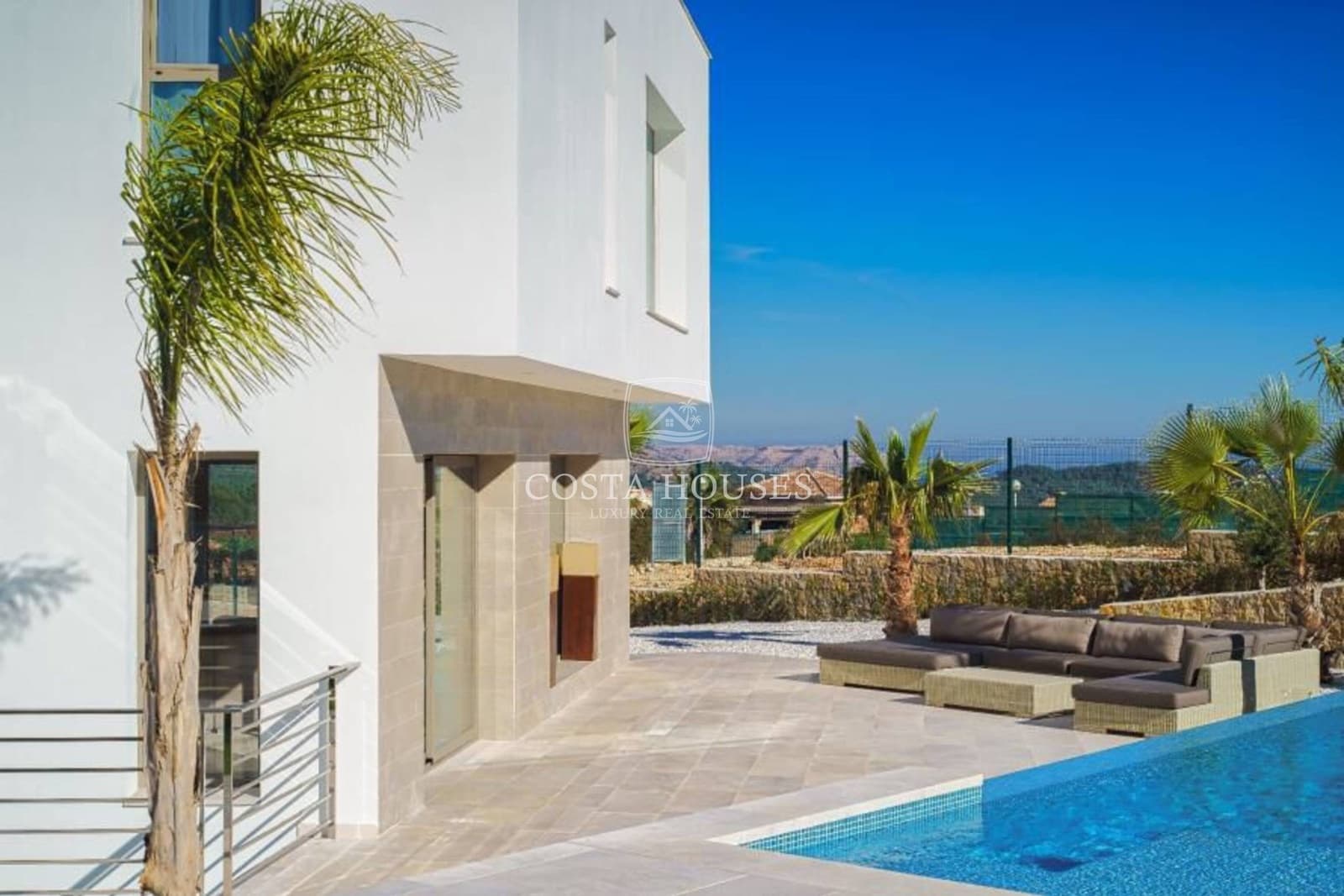 6 bedroom Villa for sale in Javea / Xabia with pool - € 1,795,000 (Ref: 8863962)