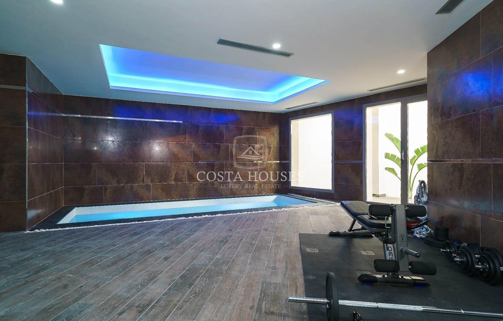 6 bedroom Villa for sale in Javea / Xabia with pool - € 1,795,000 (Ref: 8863962)