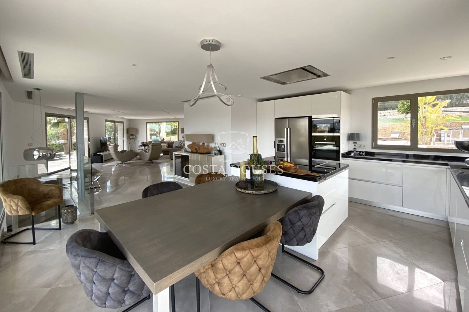 6 bedroom Villa for sale in Javea / Xabia with pool - € 1,795,000 (Ref: 8863962)