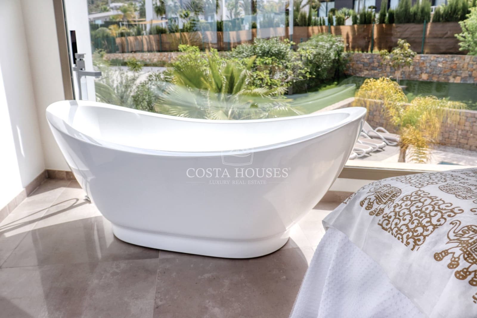 6 bedroom Villa for sale in Javea / Xabia with pool - € 1,795,000 (Ref: 8863962)