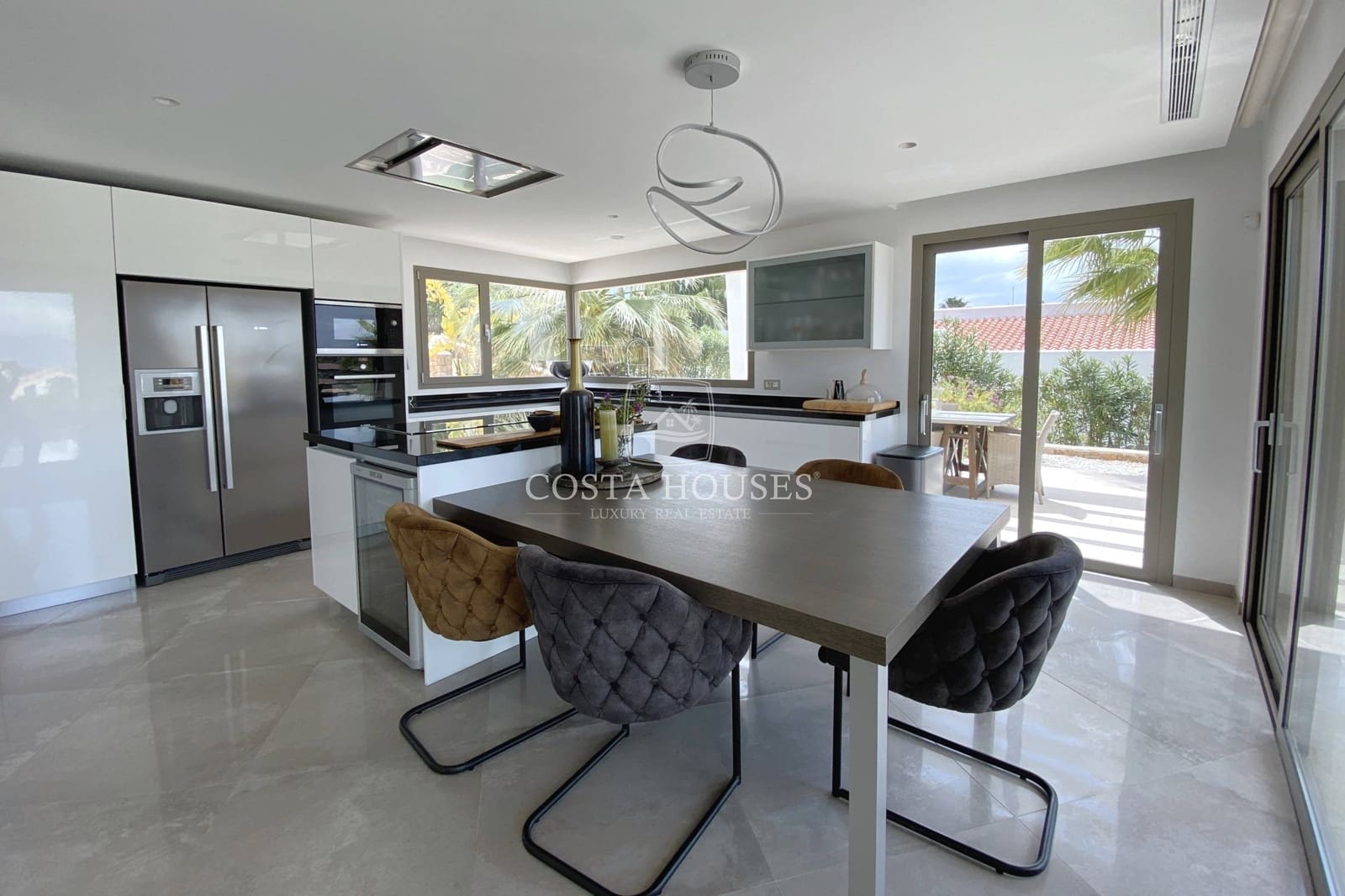 6 bedroom Villa for sale in Javea / Xabia with pool - € 1,795,000 (Ref: 8863962)