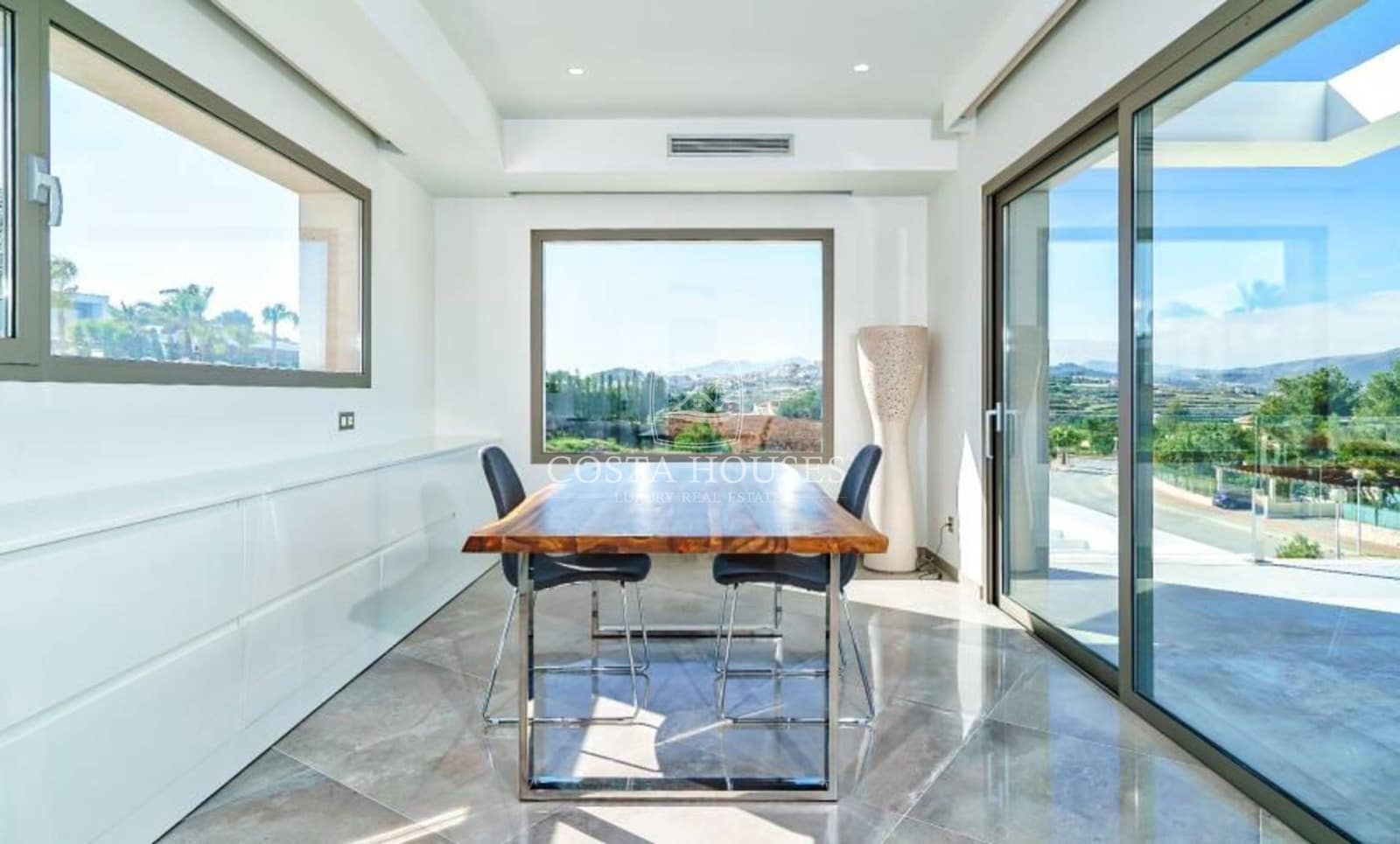 6 bedroom Villa for sale in Javea / Xabia with pool - € 1,795,000 (Ref: 8863962)