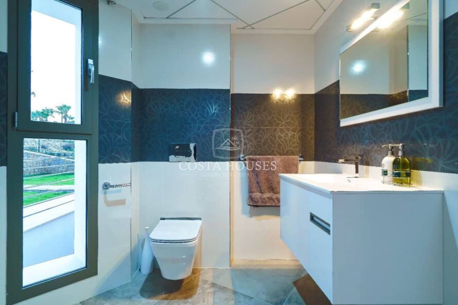 6 bedroom Villa for sale in Javea / Xabia with pool - € 1,795,000 (Ref: 8863962)