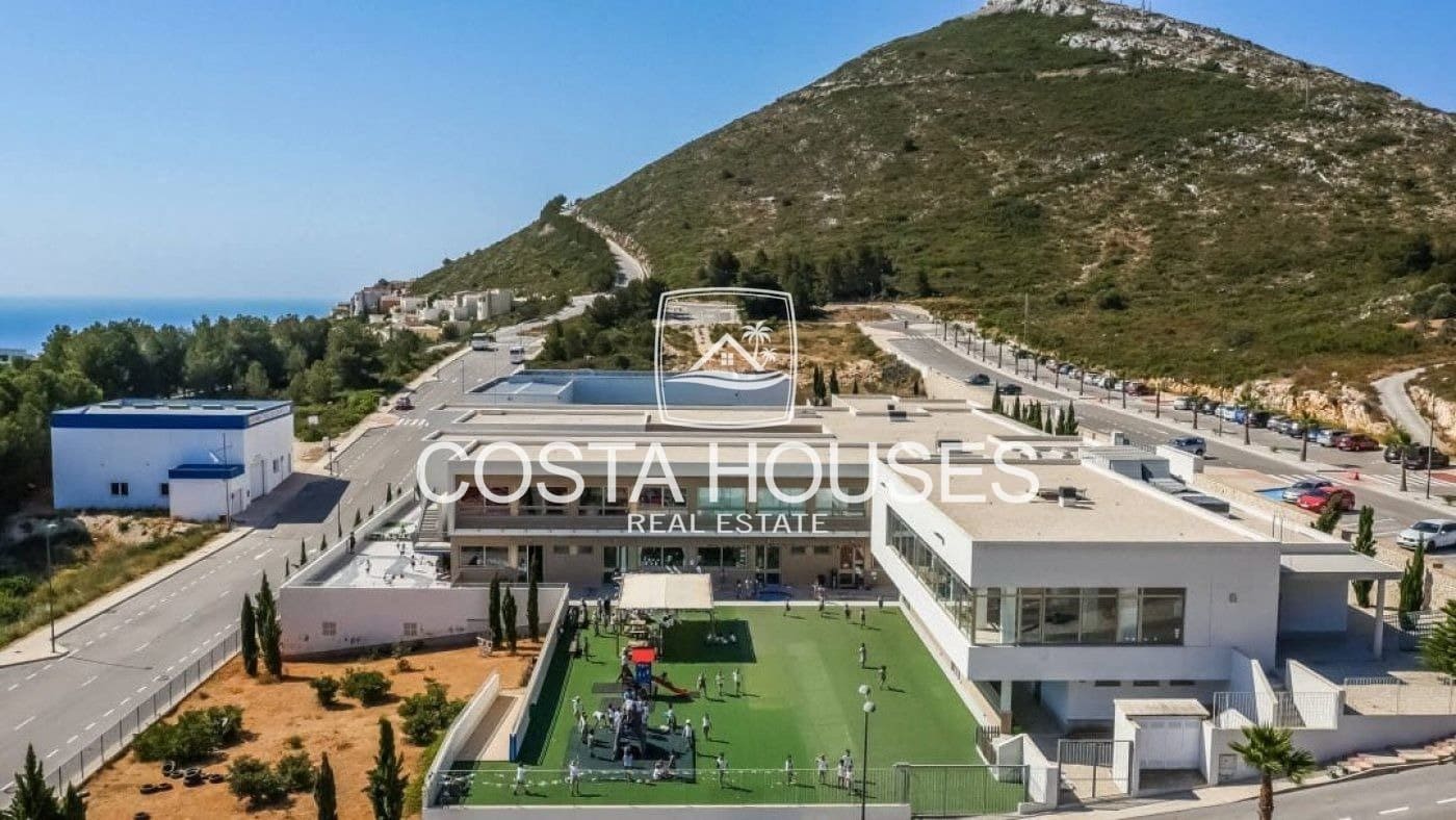 4 bedroom Villa for sale in Cumbre del Sol with pool garage - € 1,824,000 (Ref: 8863965)