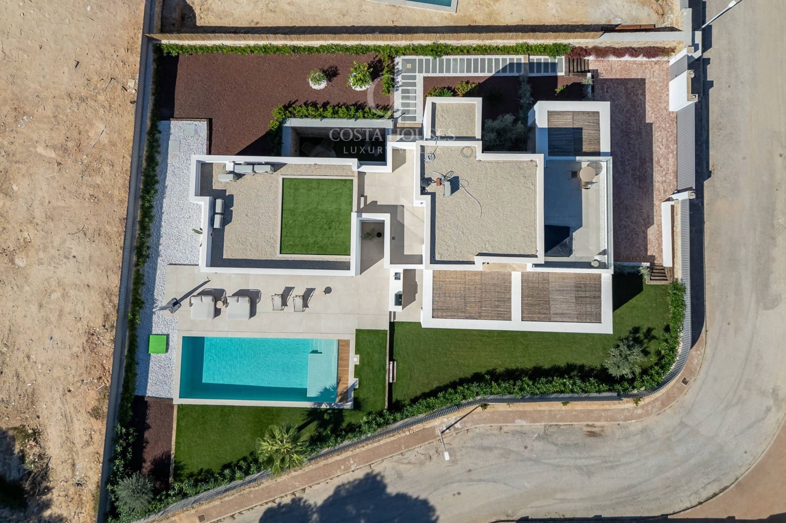 5 soveværelse Villa til salg i Adsubia med swimmingpool garage - € 2.300.000 (Ref: 8863974)