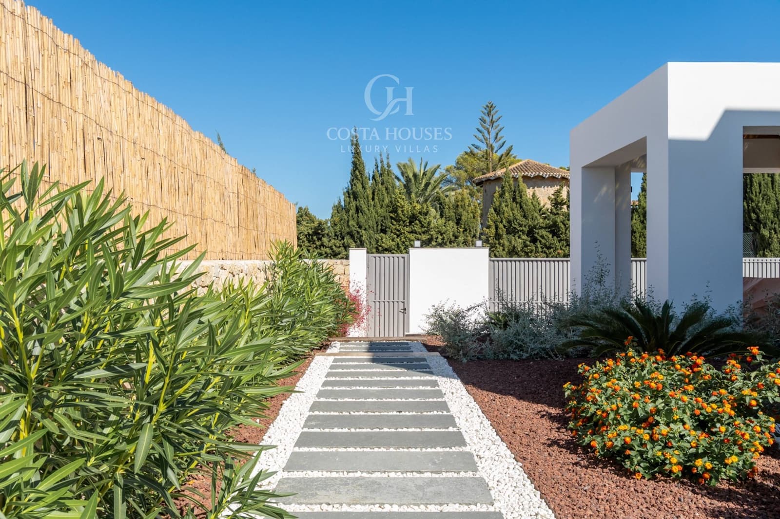 5 soveværelse Villa til salg i Adsubia med swimmingpool garage - € 2.300.000 (Ref: 8863974)