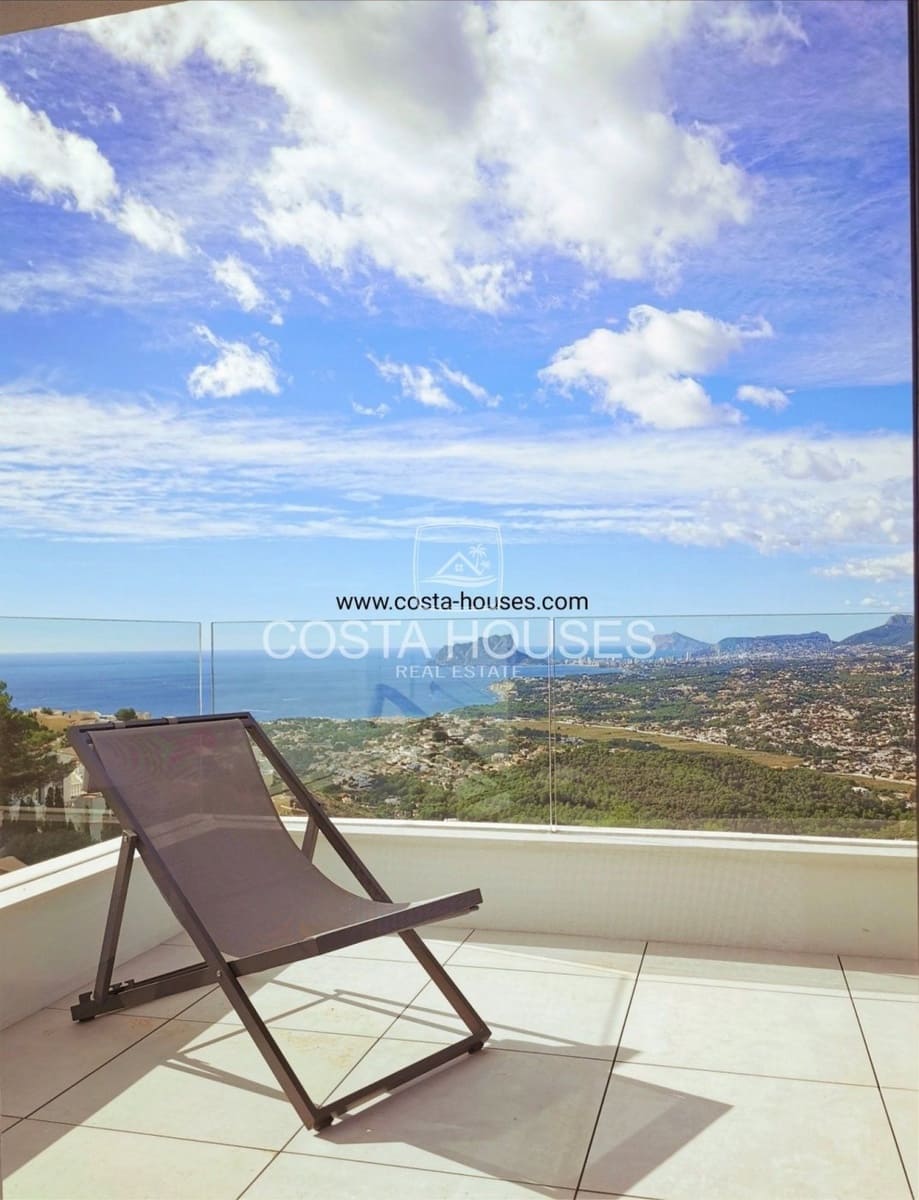 4 chambre Villa/Maison à vendre à Cumbre del Sol avec piscine garage - 1 914 000 € (Ref: 8863976)