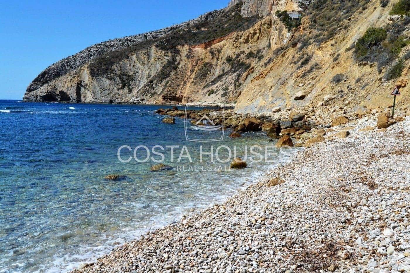 5 bedroom Villa for sale in Calpe / Calp with pool garage - € 1,990,000 (Ref: 8863982)