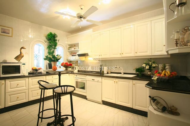 5 makuuhuone Huvila myytävänä paikassa Maryvilla, Calpe / Calp mukana uima-altaan 
autotalli - 1 990 000 € (Ref: 8863982)