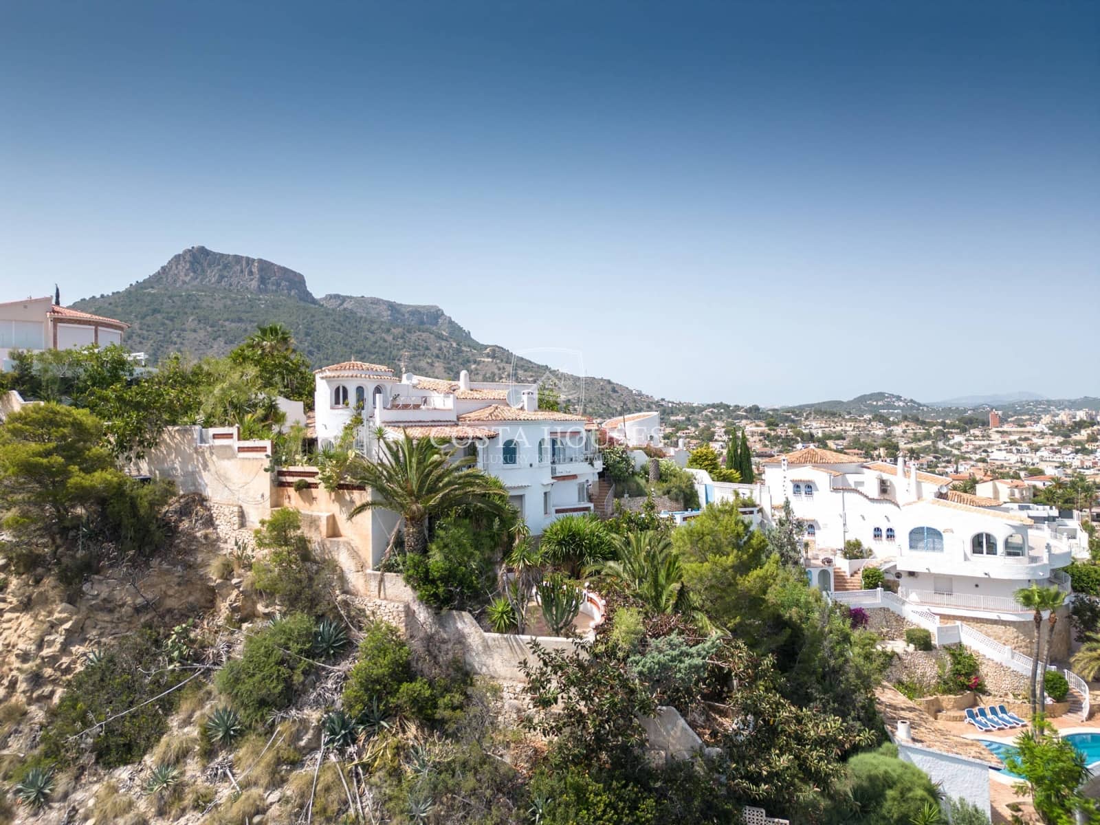 5 bedroom Villa for sale in Calpe / Calp with pool garage - € 1,990,000 (Ref: 8863982)