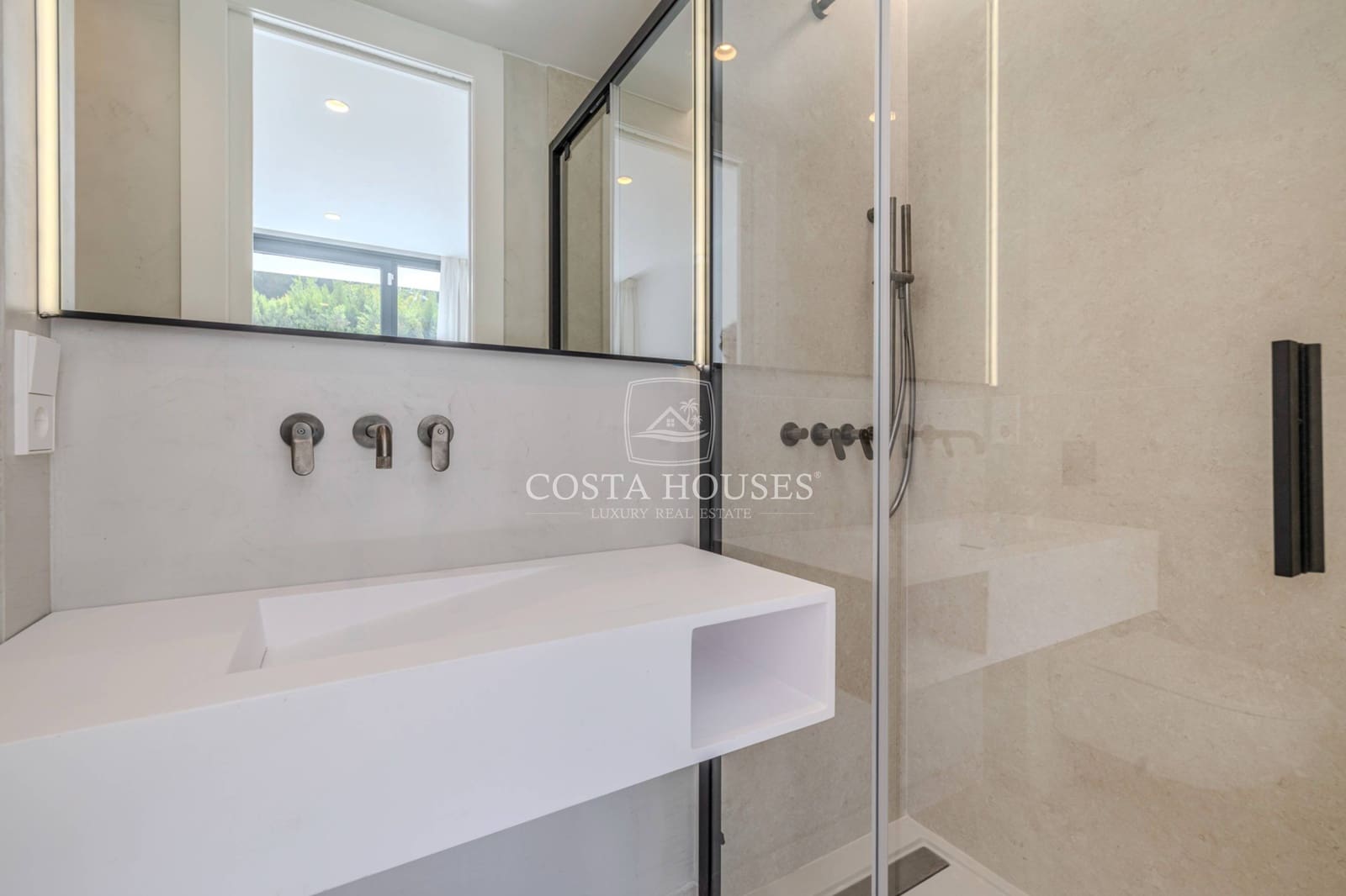 4 makuuhuone Huvila myytävänä paikassa Denia mukana uima-altaan 
autotalli - 1 890 000 € (Ref: 8863983)