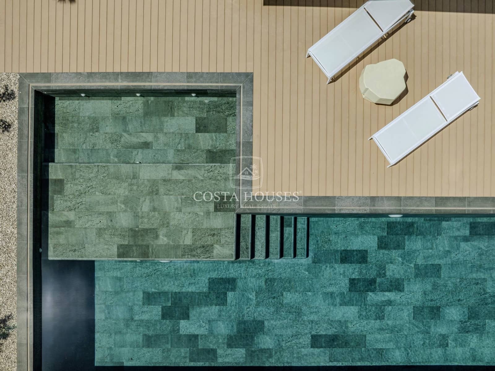 4 makuuhuone Huvila myytävänä paikassa Denia mukana uima-altaan 
autotalli - 1 890 000 € (Ref: 8863983)