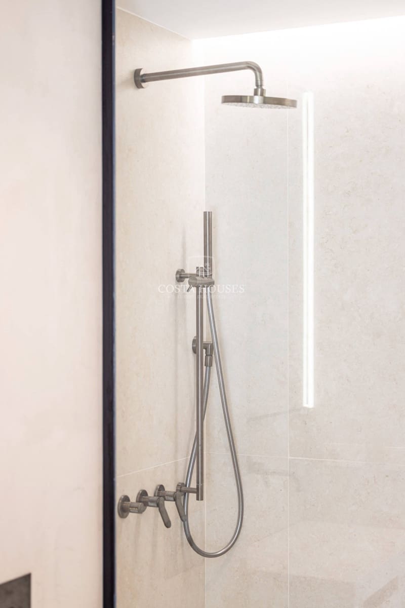 4 bedroom Villa for sale in Denia with pool garage - € 1,890,000 (Ref: 8863983)