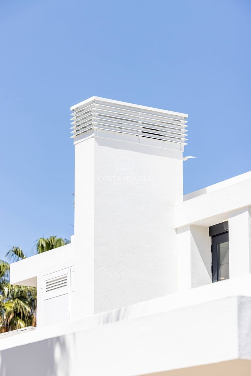 4 bedroom Villa for sale in Denia with pool garage - € 1,890,000 (Ref: 8863983)