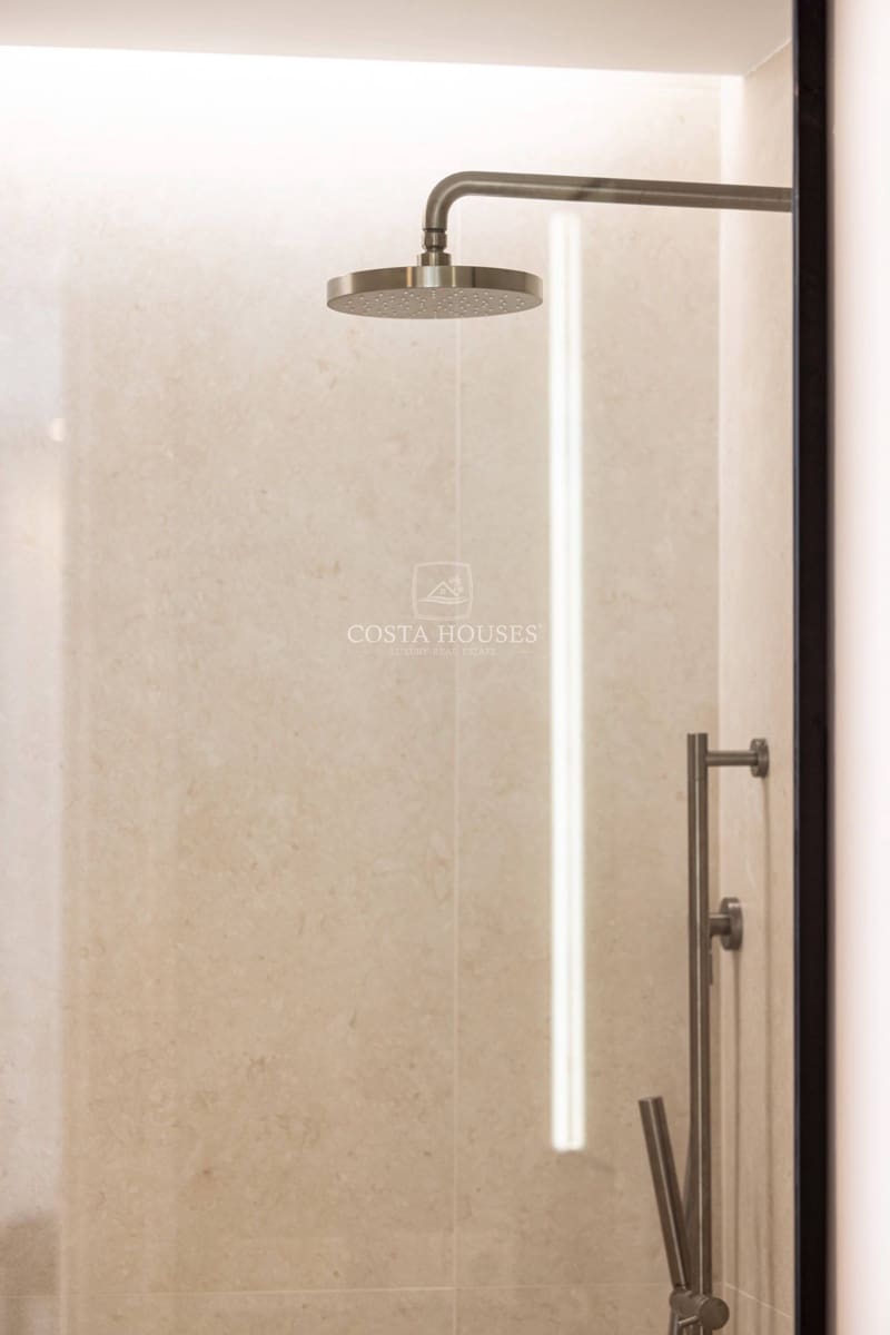 4 bedroom Villa for sale in Denia with pool garage - € 1,890,000 (Ref: 8863983)