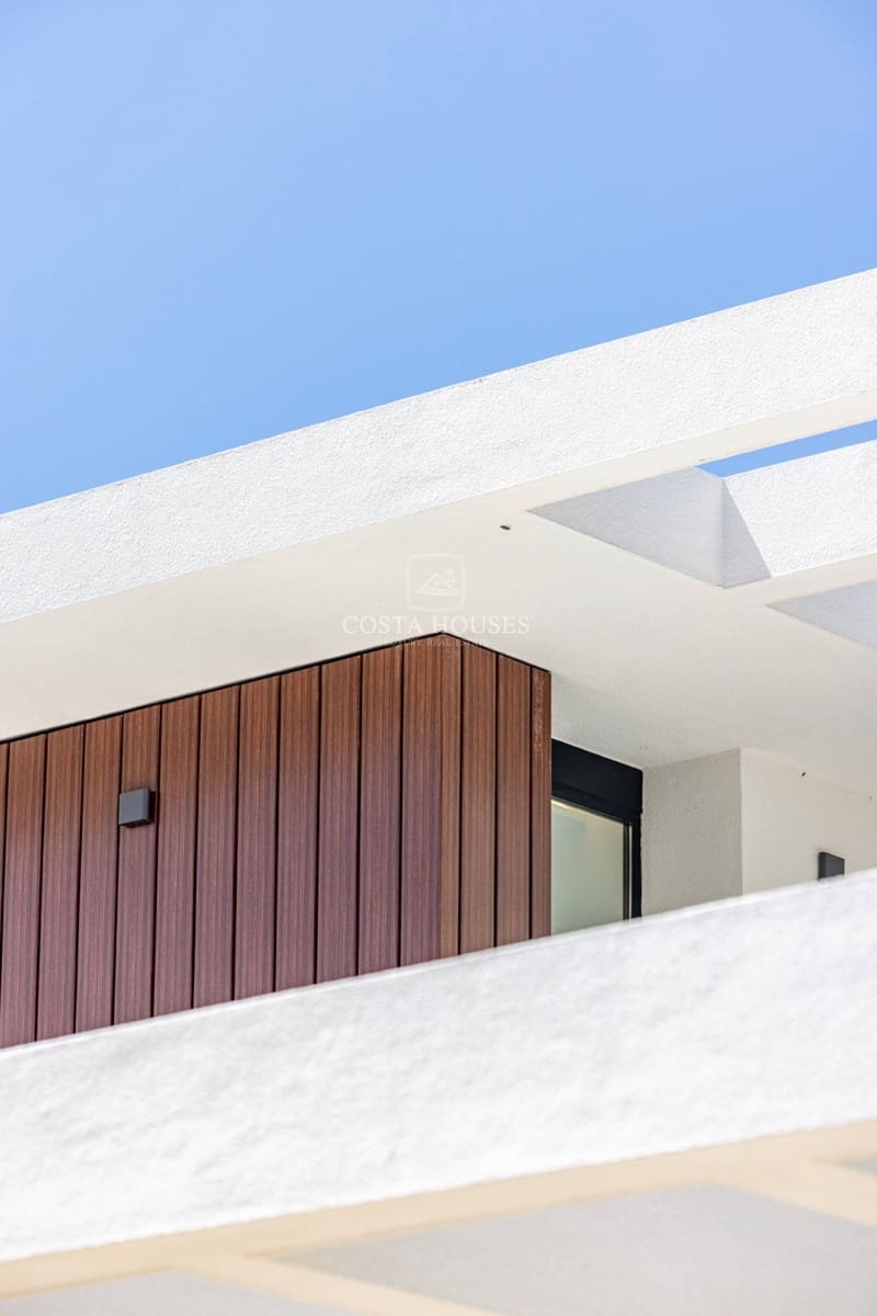 4 bedroom Villa for sale in Denia with pool garage - € 1,890,000 (Ref: 8863983)