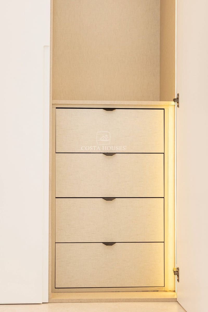 4 bedroom Villa for sale in Denia with pool garage - € 1,890,000 (Ref: 8863983)