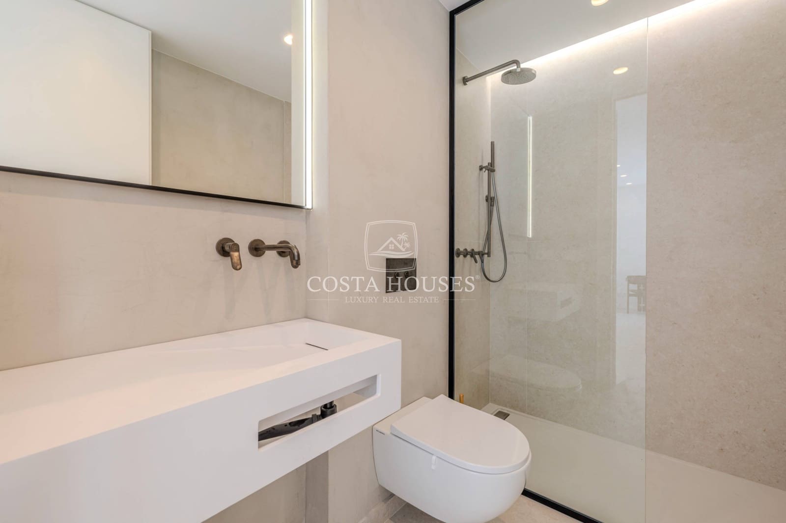 4 bedroom Villa for sale in Denia with pool garage - € 1,890,000 (Ref: 8863983)