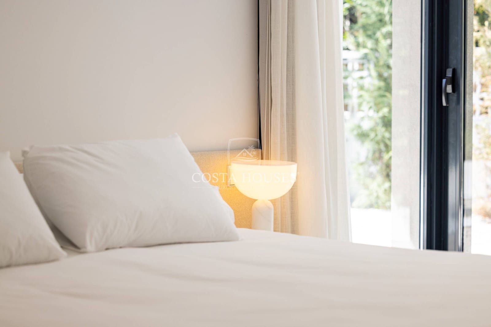 4 bedroom Villa for sale in Denia with pool garage - € 1,890,000 (Ref: 8863983)