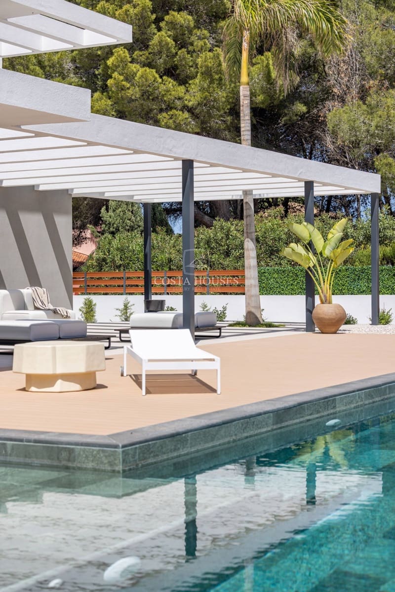 4 bedroom Villa for sale in Denia with pool garage - € 1,890,000 (Ref: 8863983)