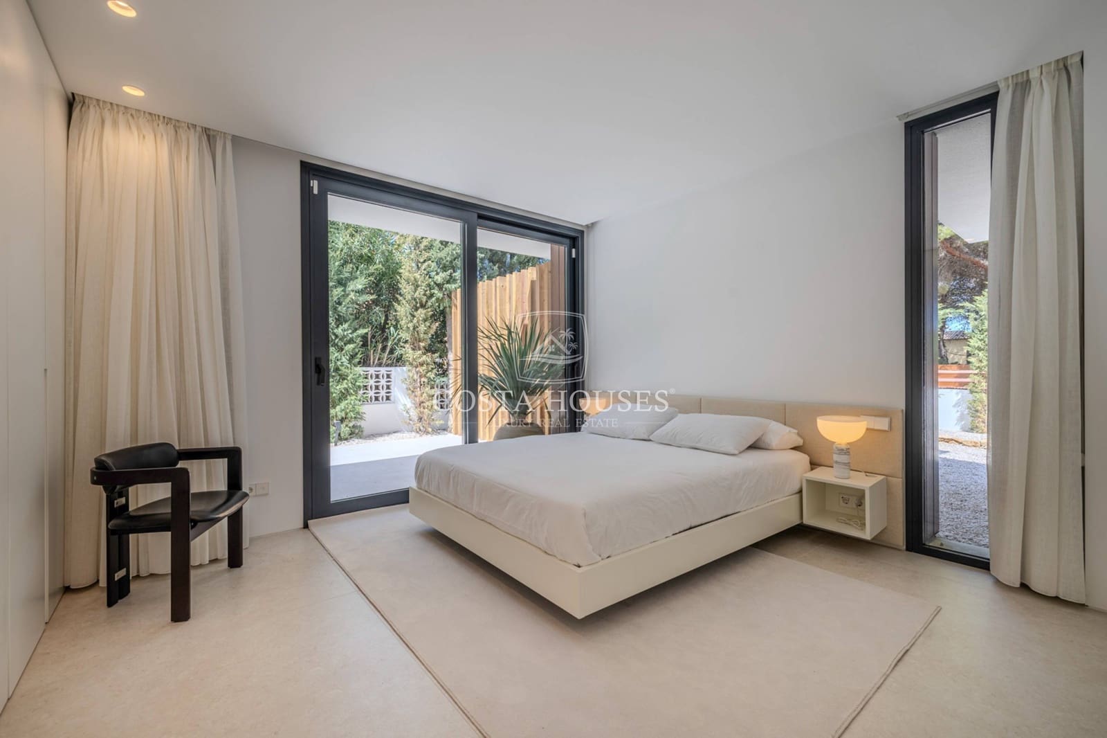 4 bedroom Villa for sale in Denia with pool garage - € 1,890,000 (Ref: 8863983)