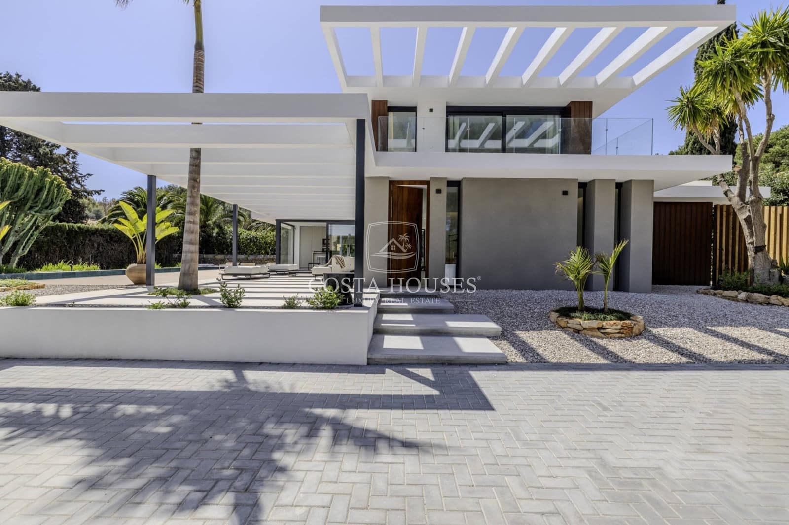 4 bedroom Villa for sale in Denia with pool garage - € 1,890,000 (Ref: 8863983)