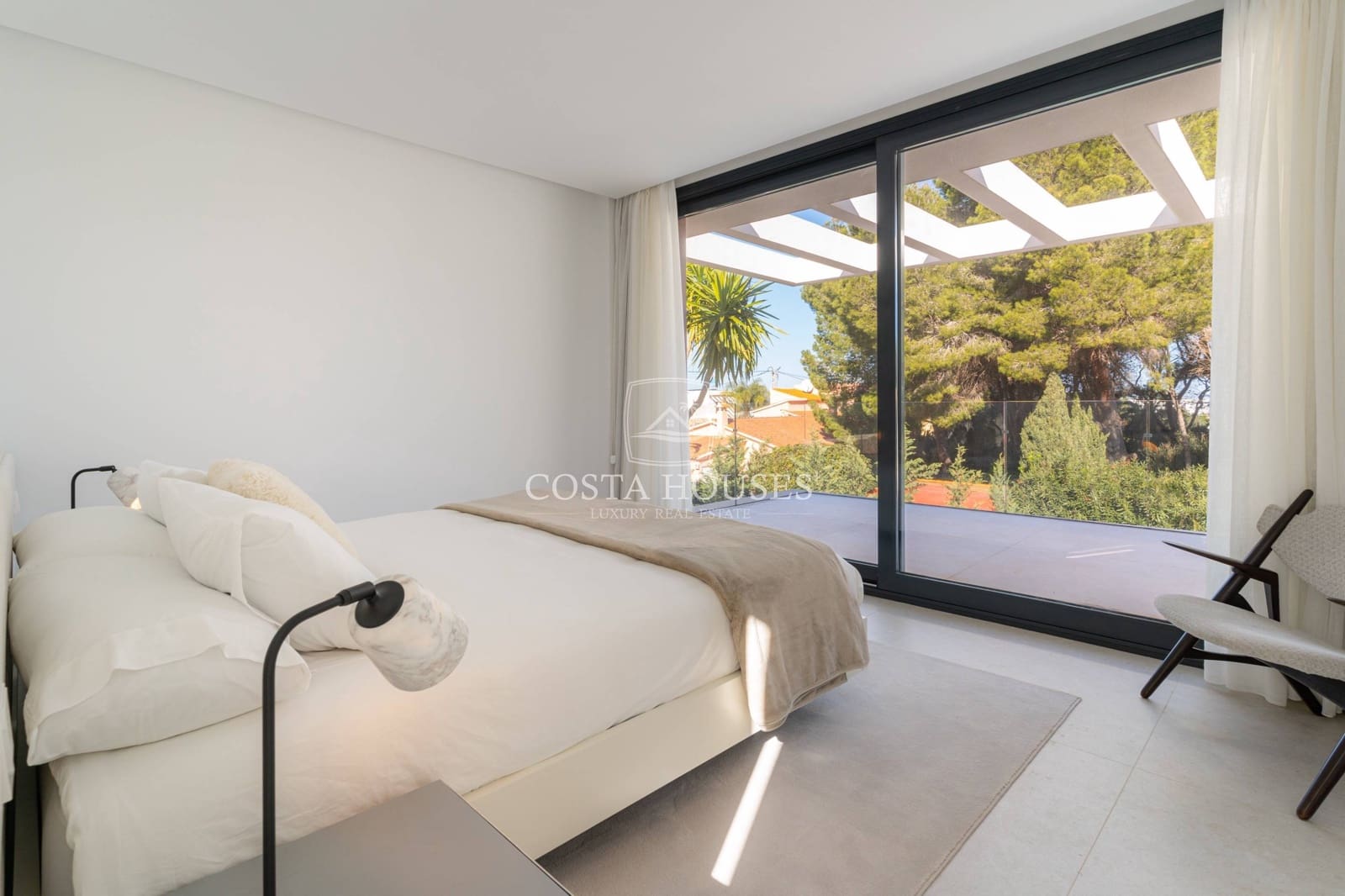 4 bedroom Villa for sale in Denia with pool garage - € 1,890,000 (Ref: 8863983)