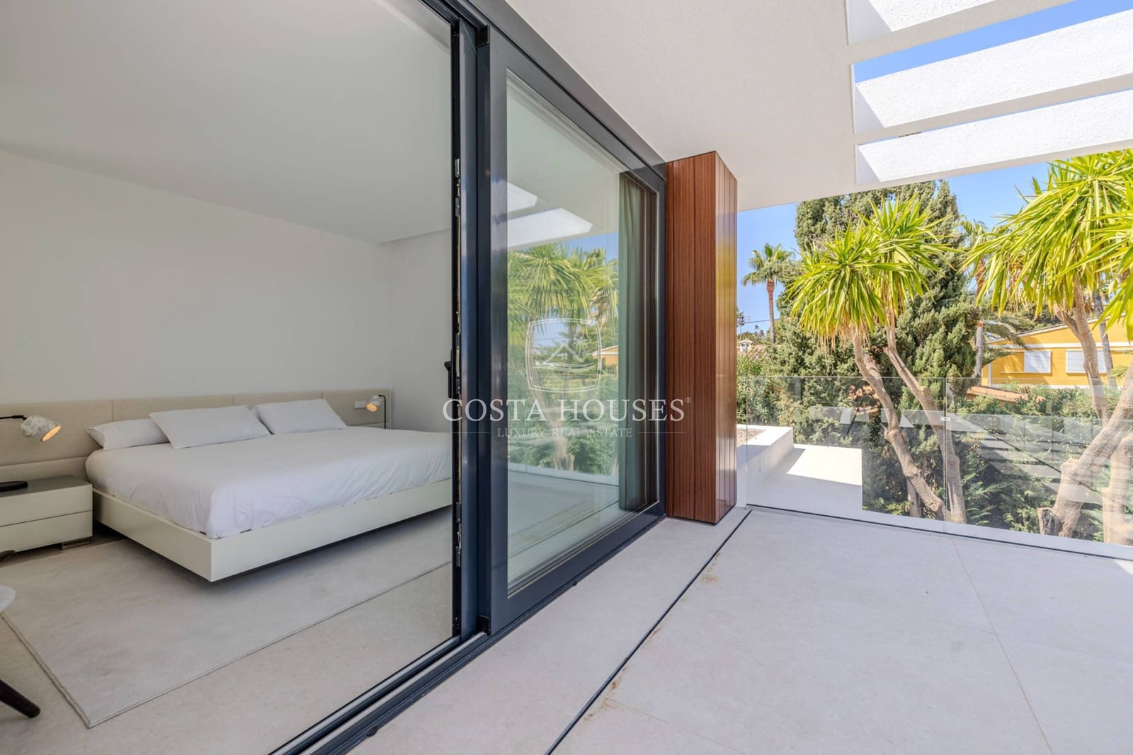 4 bedroom Villa for sale in Denia with pool garage - € 1,890,000 (Ref: 8863983)