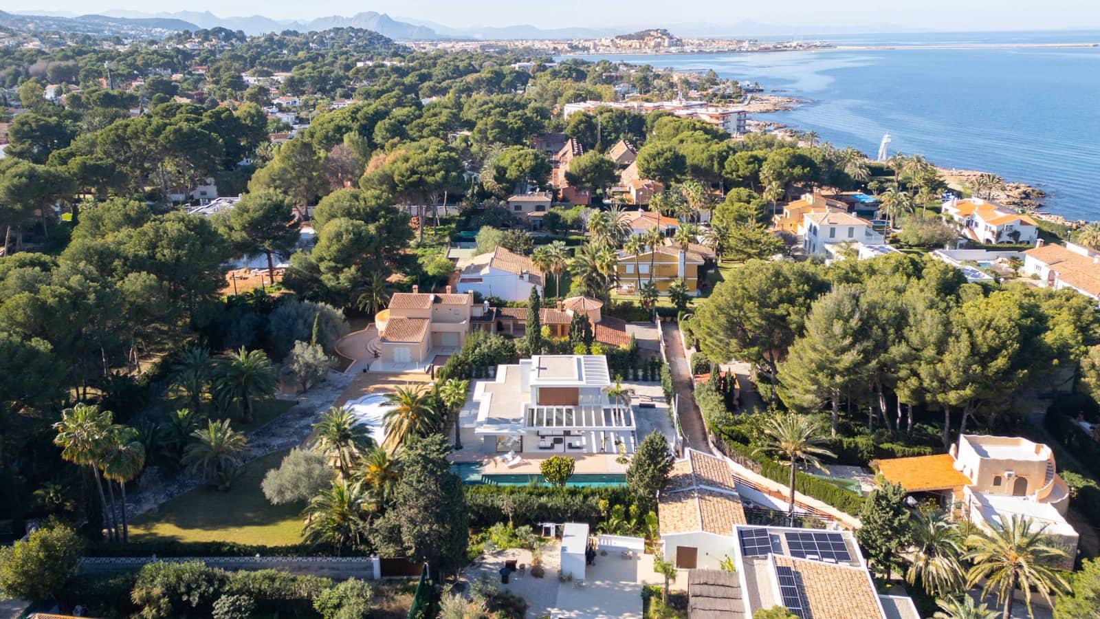 4 bedroom Villa for sale in Denia with pool garage - € 1,890,000 (Ref: 8863983)