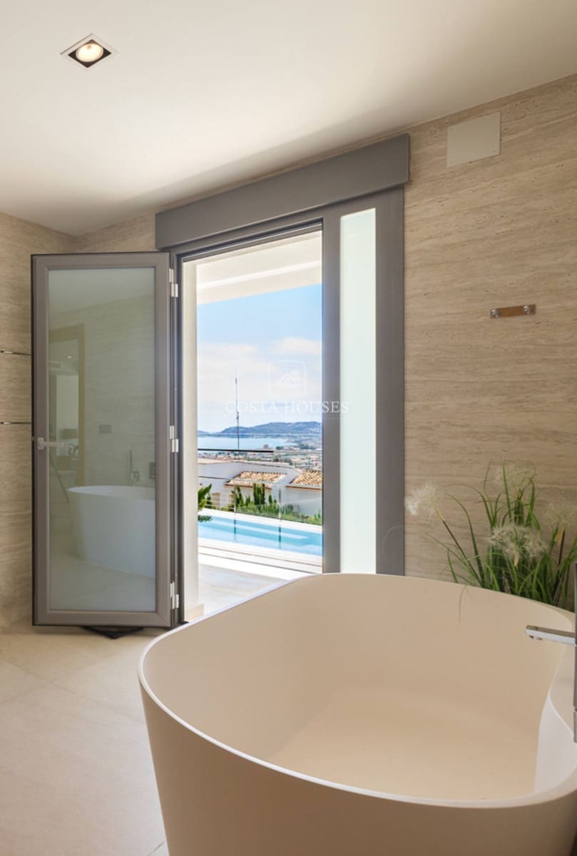 4 bedroom Villa for sale in Javea / Xabia with pool - € 2,195,000 (Ref: 8863994)