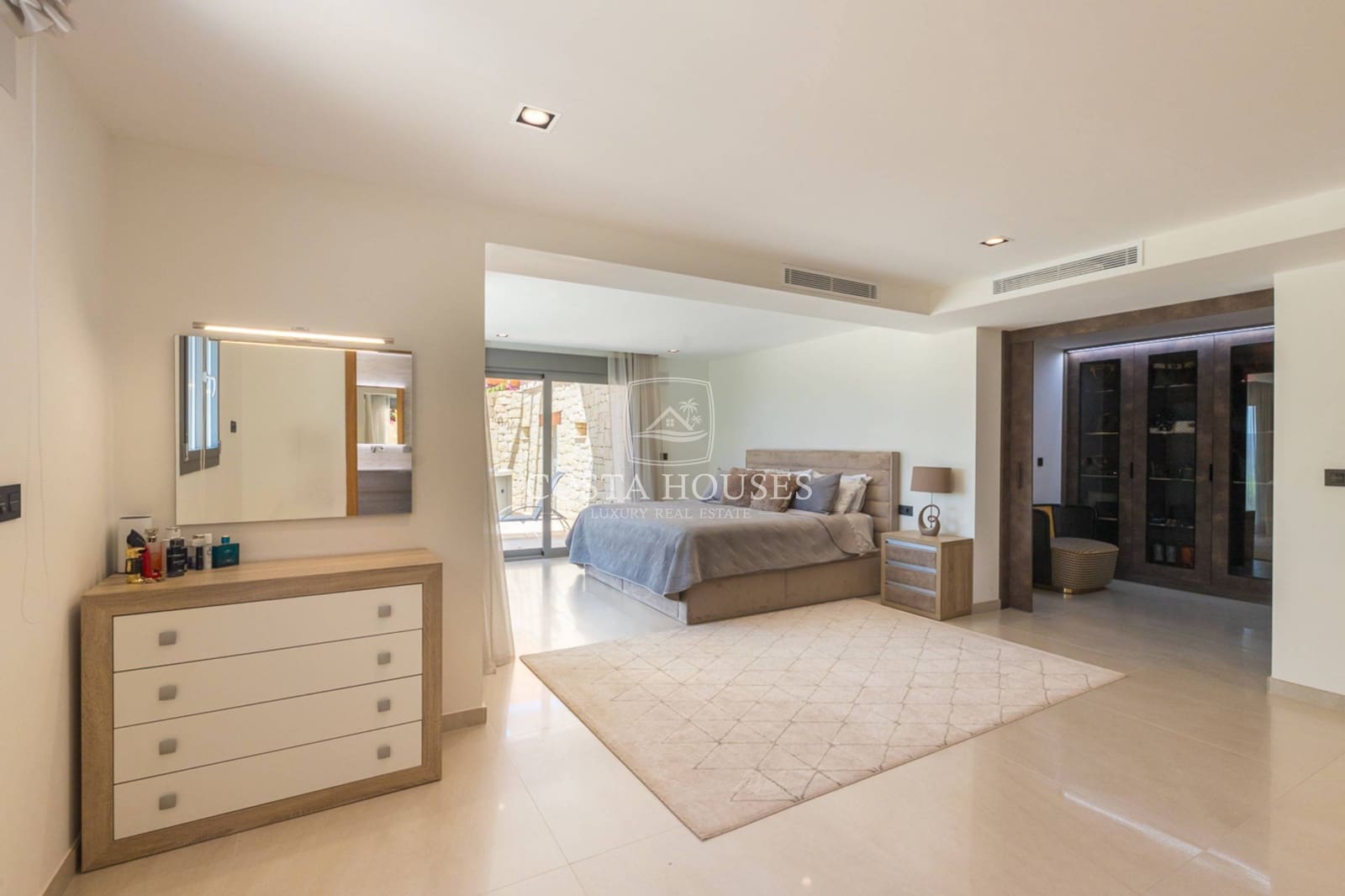 4 bedroom Villa for sale in Javea / Xabia with pool - € 2,195,000 (Ref: 8863994)