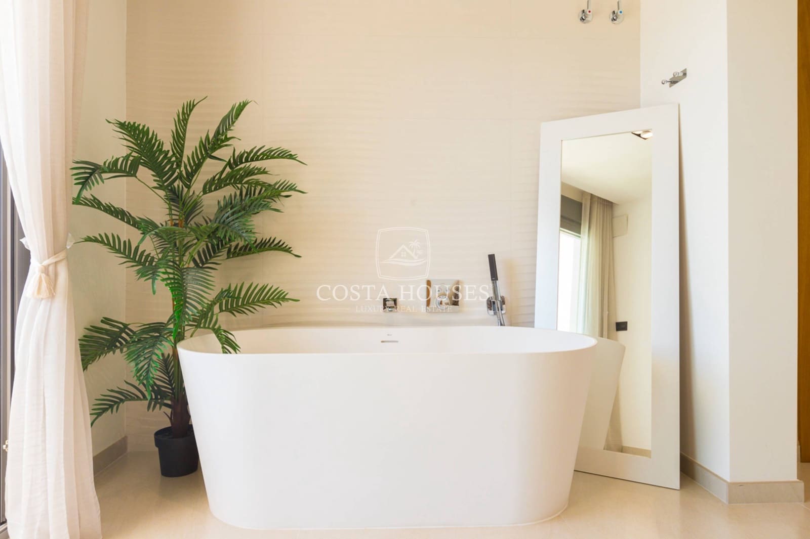 4 bedroom Villa for sale in Javea / Xabia with pool - € 2,195,000 (Ref: 8863994)