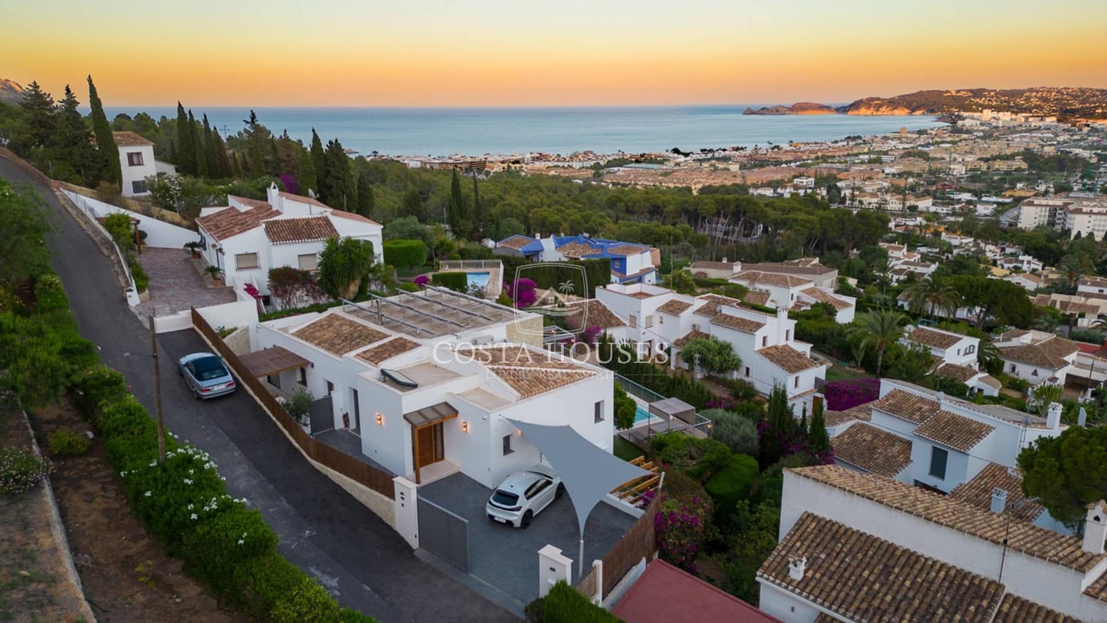 4 bedroom Villa for sale in Javea / Xabia with pool - € 2,195,000 (Ref: 8863994)