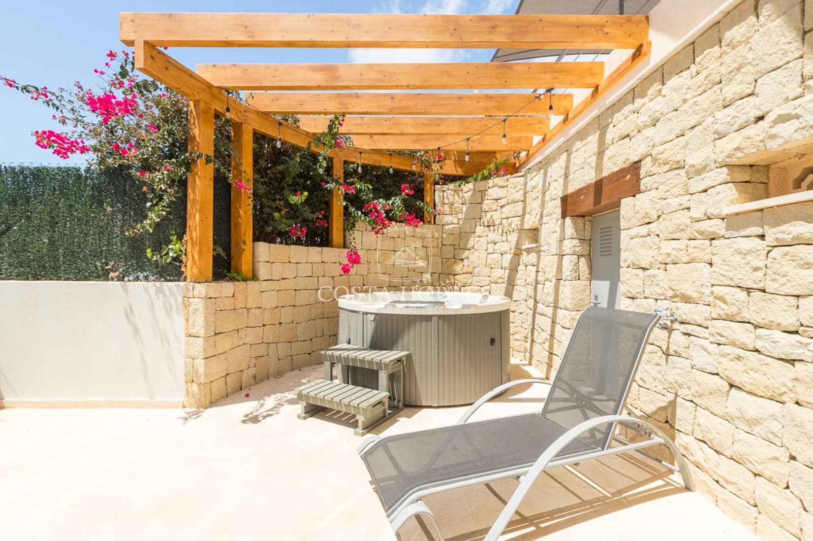 4 bedroom Villa for sale in Javea / Xabia with pool - € 2,195,000 (Ref: 8863994)