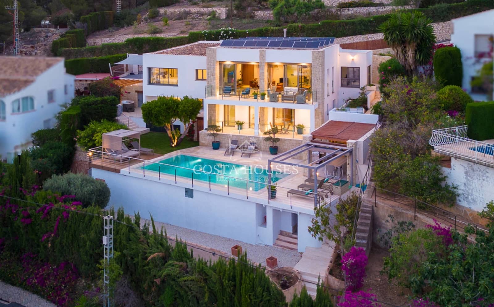 4 bedroom Villa for sale in Javea / Xabia with pool - € 2,195,000 (Ref: 8863994)