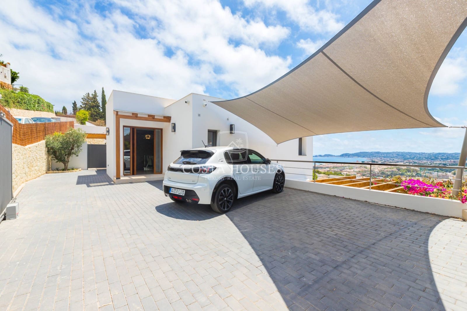 4 bedroom Villa for sale in Javea / Xabia with pool - € 2,195,000 (Ref: 8863994)