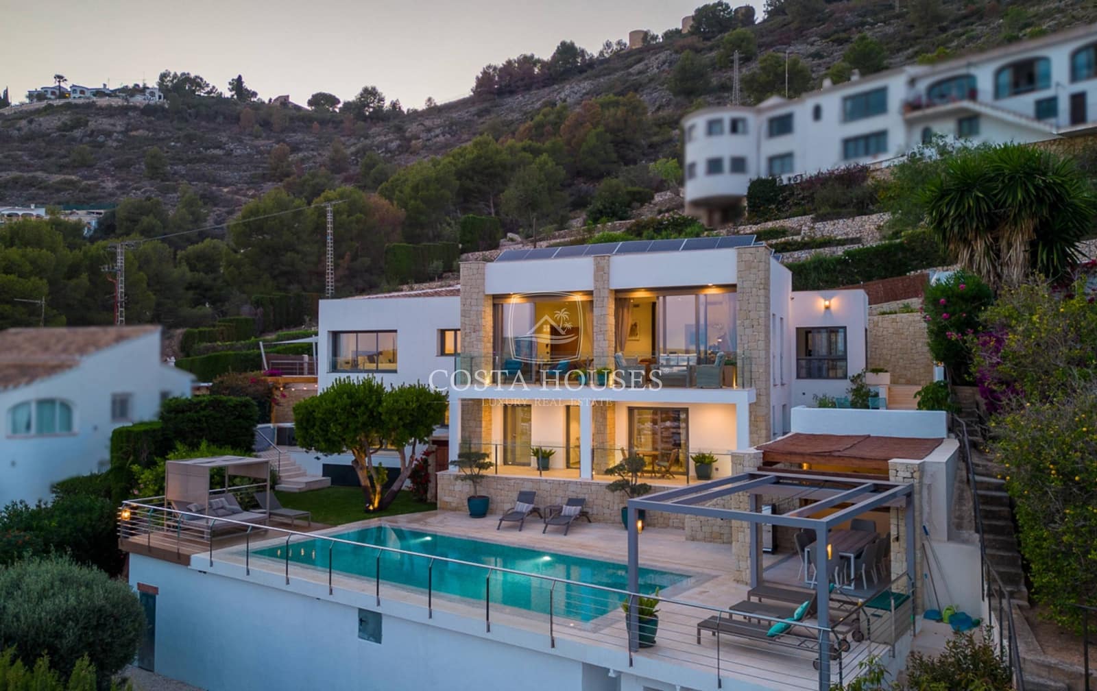 4 bedroom Villa for sale in Javea / Xabia with pool - € 2,195,000 (Ref: 8863994)