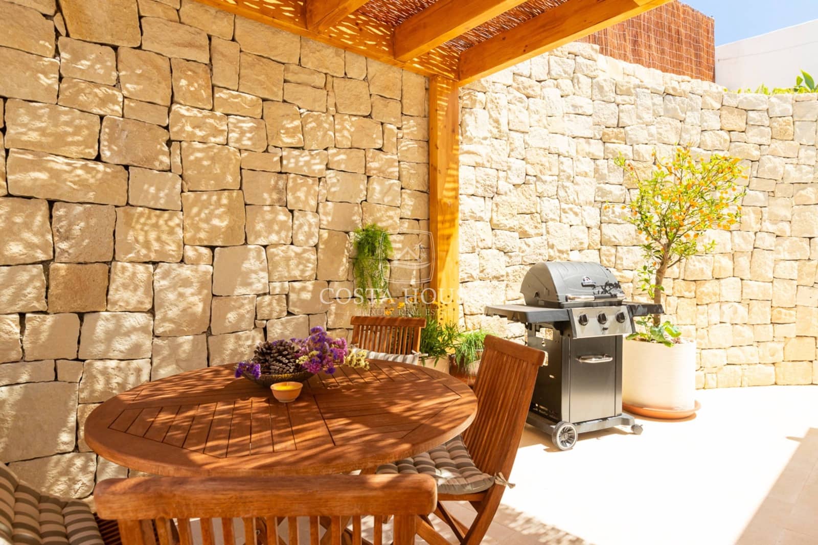 4 bedroom Villa for sale in Javea / Xabia with pool - € 2,195,000 (Ref: 8863994)