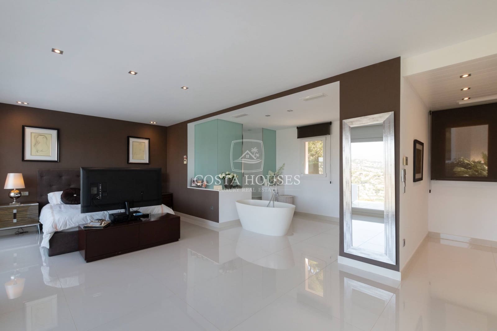 4 bedroom Villa for sale in Moraira with pool garage - € 2,200,000 (Ref: 8863996)