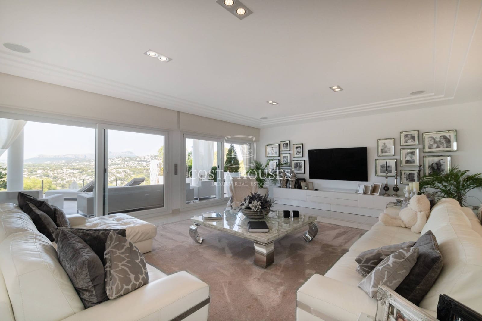 4 bedroom Villa for sale in Moraira with pool garage - € 2,200,000 (Ref: 8863996)