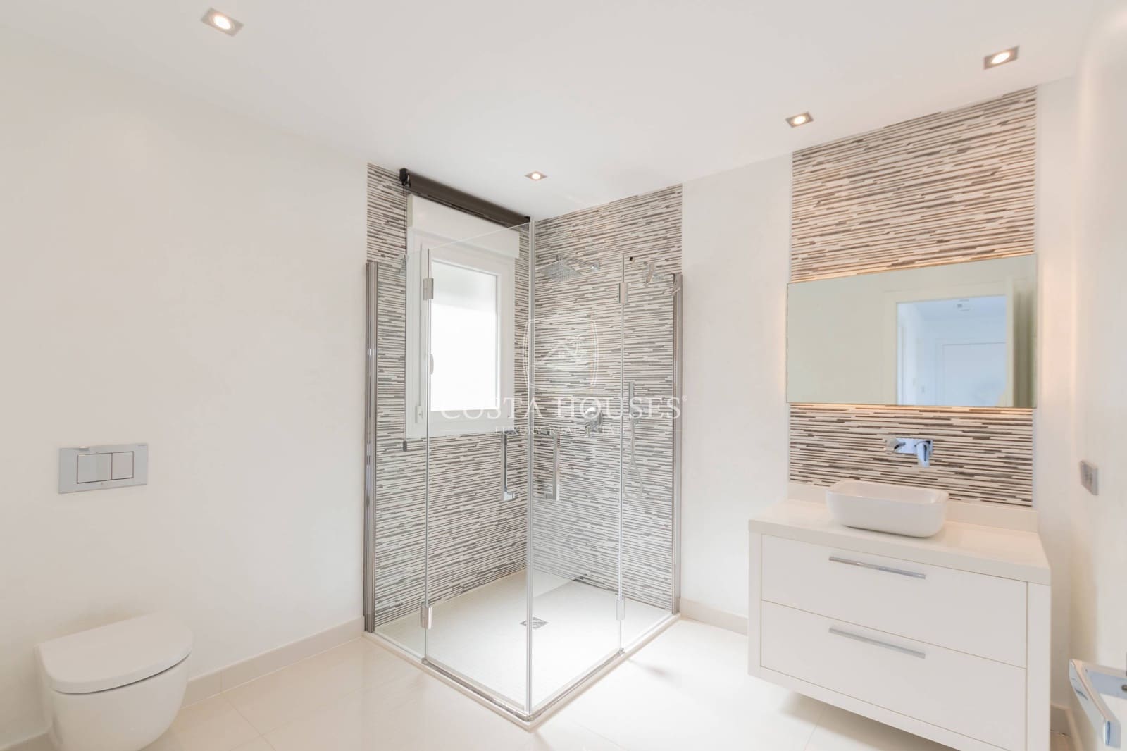 4 bedroom Villa for sale in Moraira with pool garage - € 2,200,000 (Ref: 8863996)