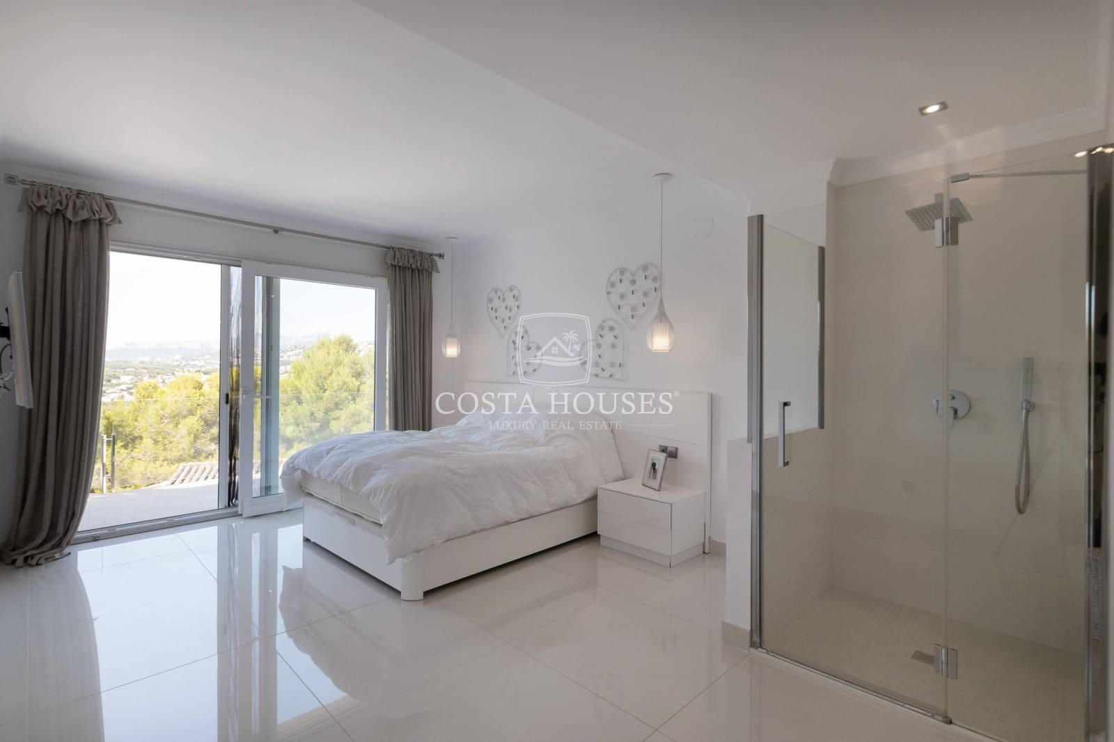 4 bedroom Villa for sale in Moraira with pool garage - € 2,200,000 (Ref: 8863996)
