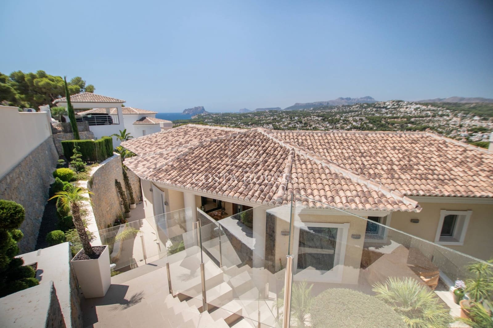 4 bedroom Villa for sale in Moraira with pool garage - € 2,200,000 (Ref: 8863996)
